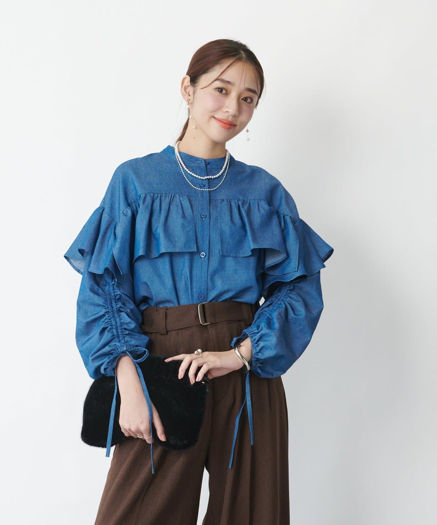 主打單品◎褶皺牛仔襯衫