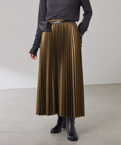 【不顯身材曲線】仿皮百褶裙