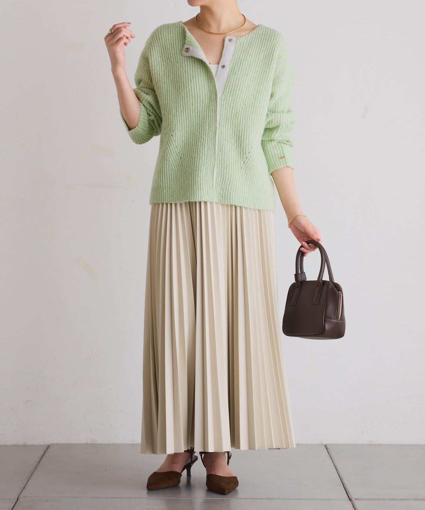 【不顯身材曲線】仿皮百褶裙