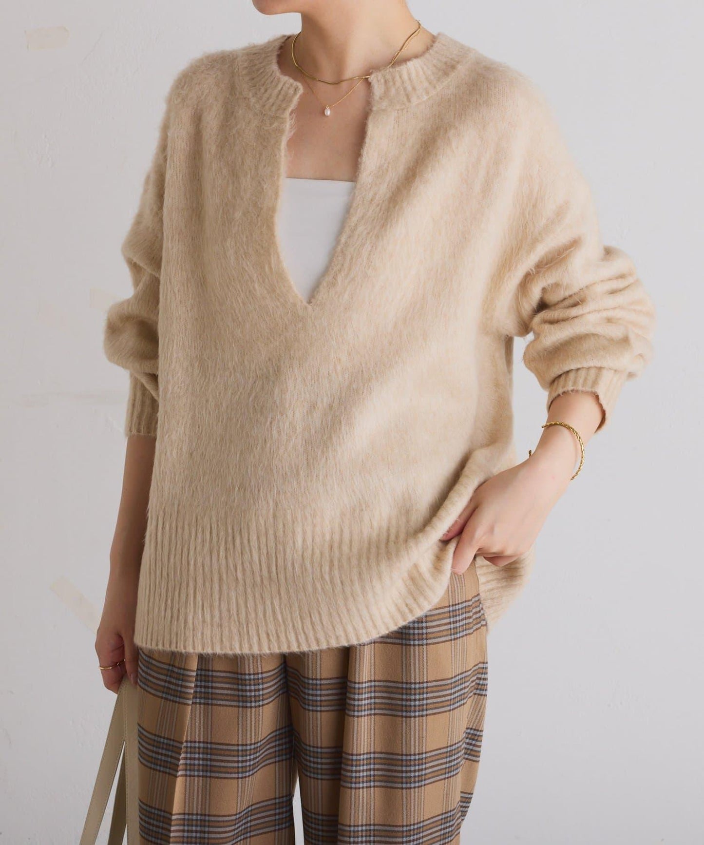 【臀部遮蓋◎】輕盈深V針織衫