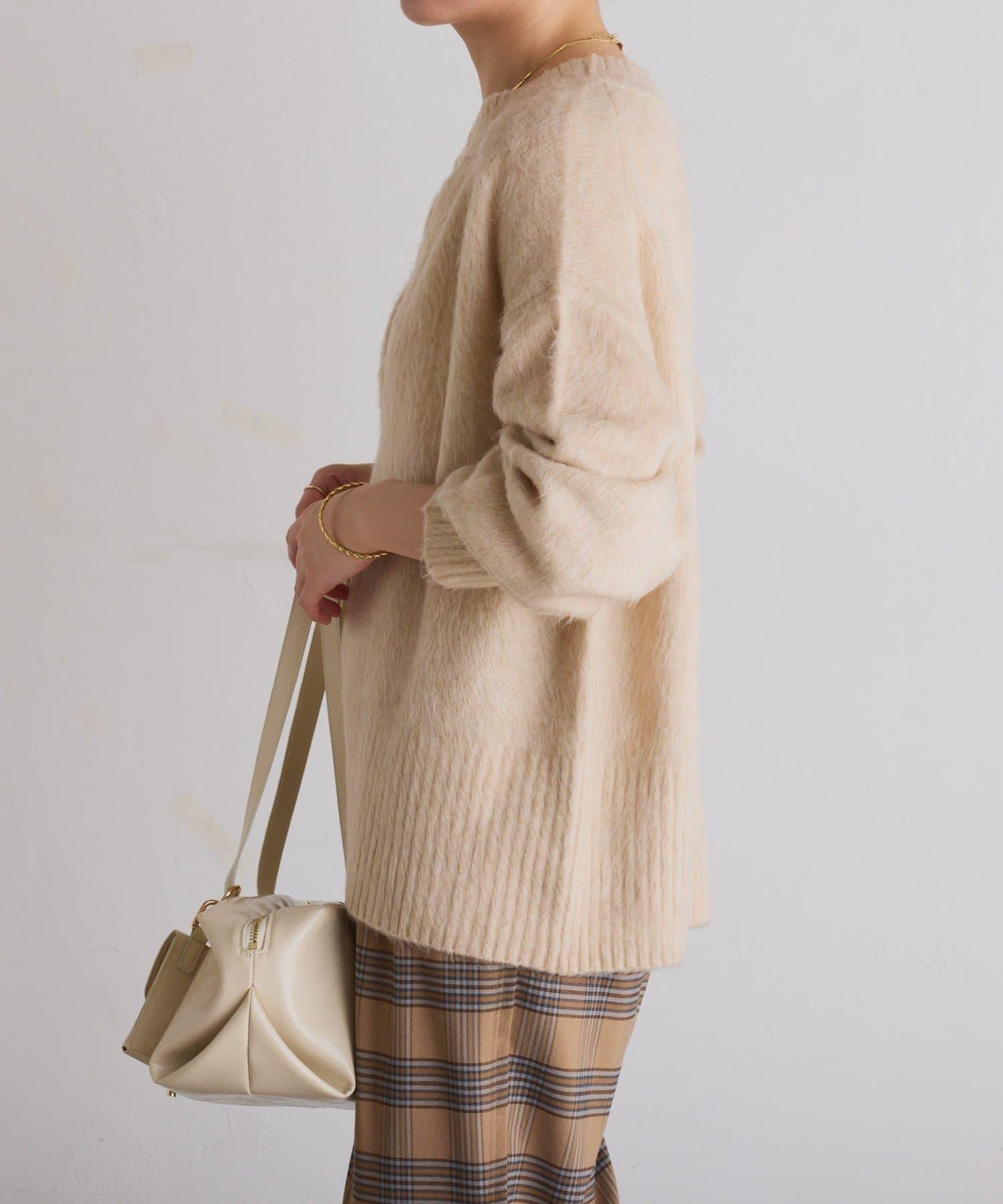 【臀部遮蓋◎】輕盈深V針織衫