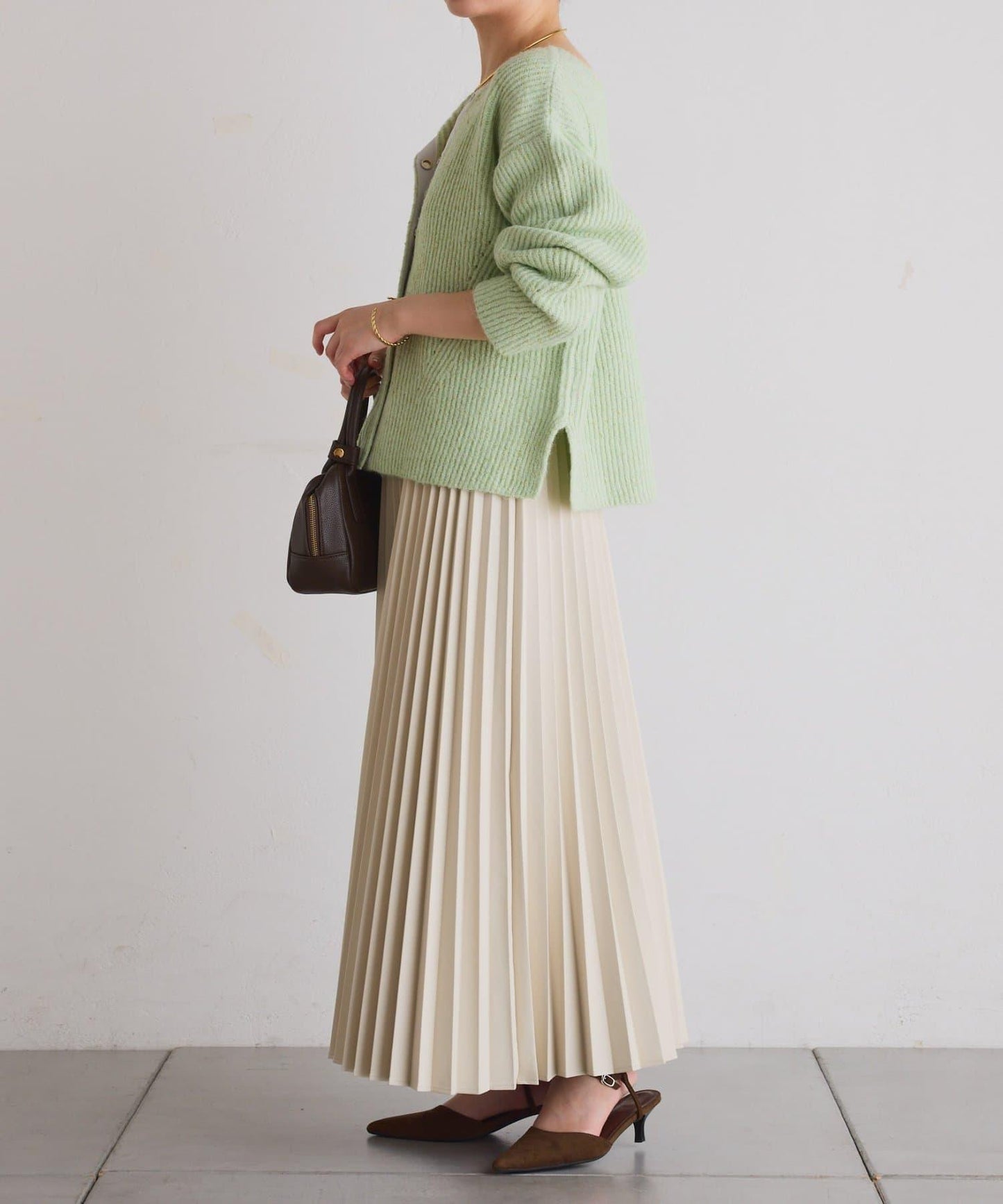 【不顯身材曲線】仿皮百褶裙