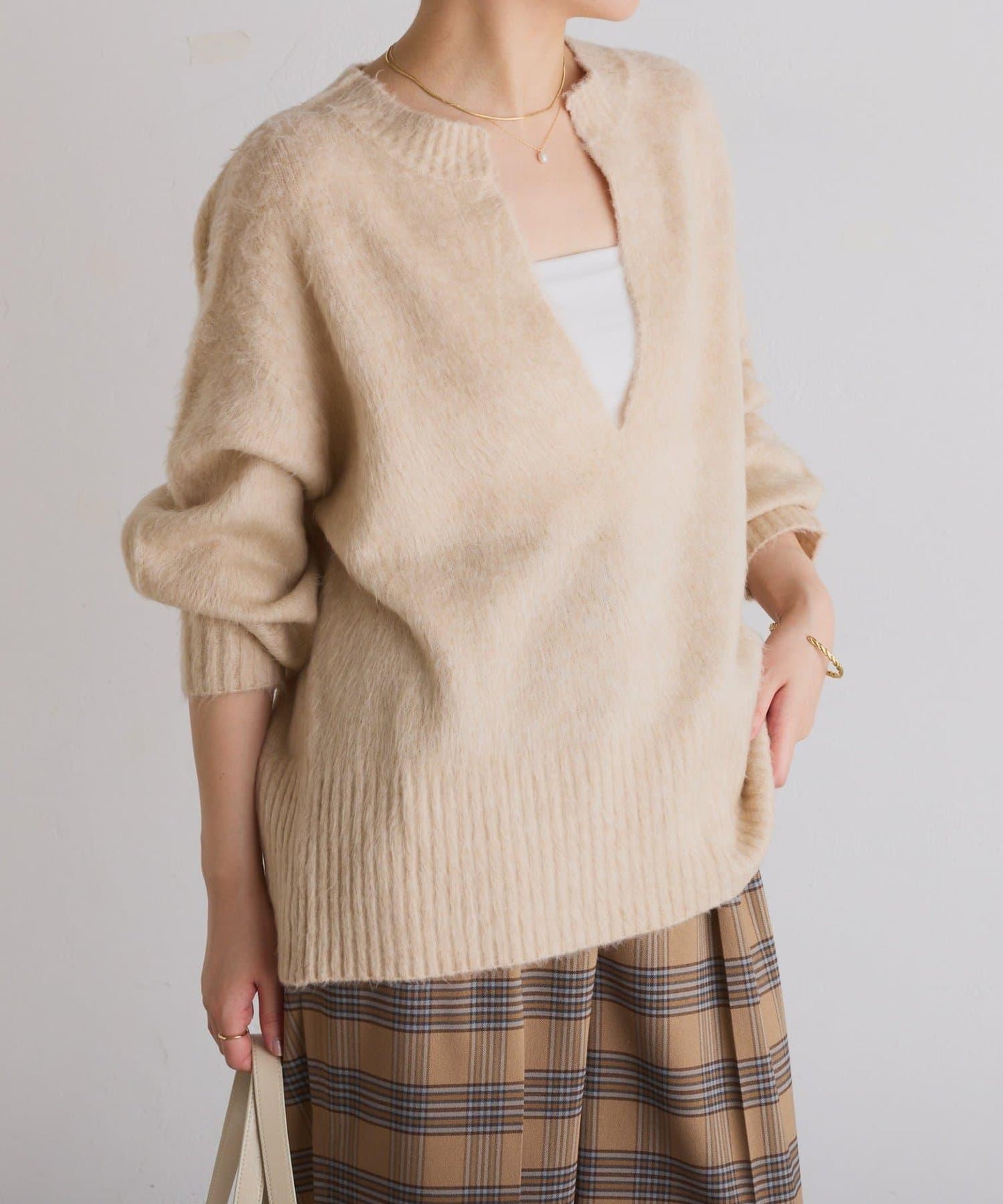 【臀部遮蓋◎】輕盈深V針織衫