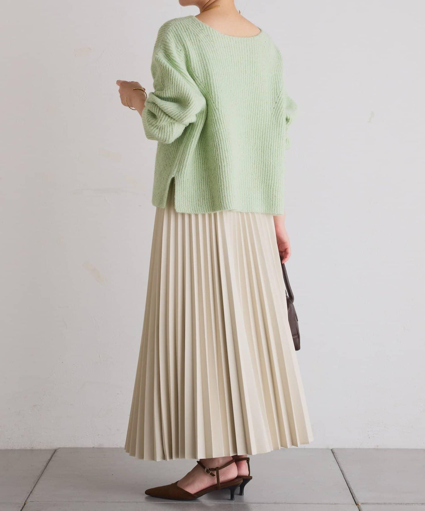 【不顯身材曲線】仿皮百褶裙