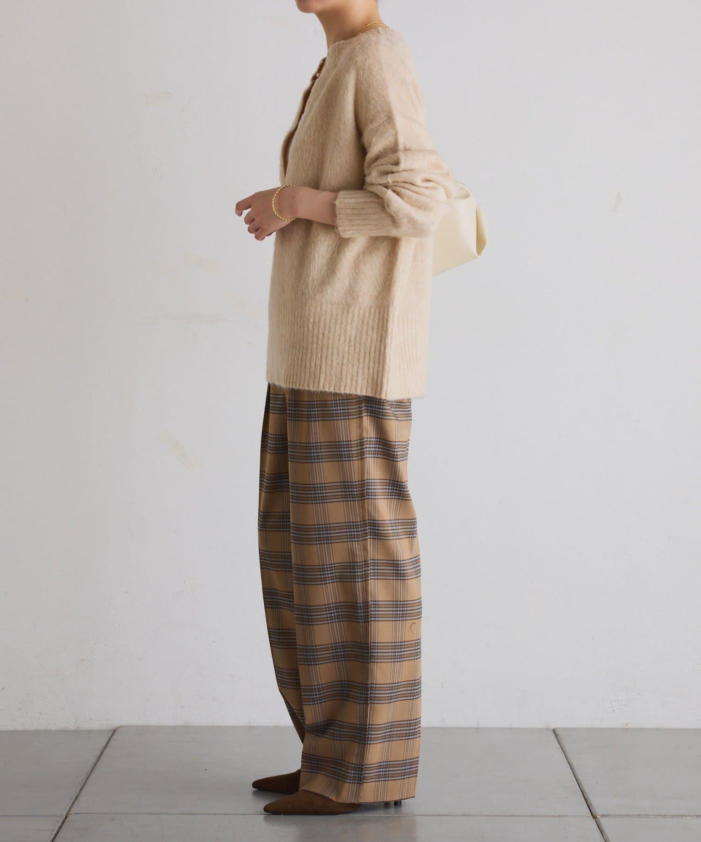 【臀部遮蓋◎】輕盈深V針織衫