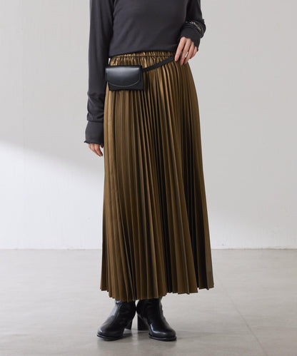 【不顯身材曲線】仿皮百褶裙