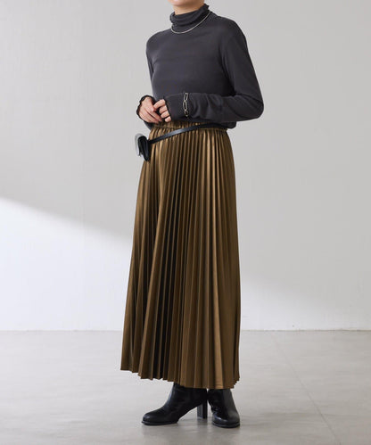 【不顯身材曲線】仿皮百褶裙