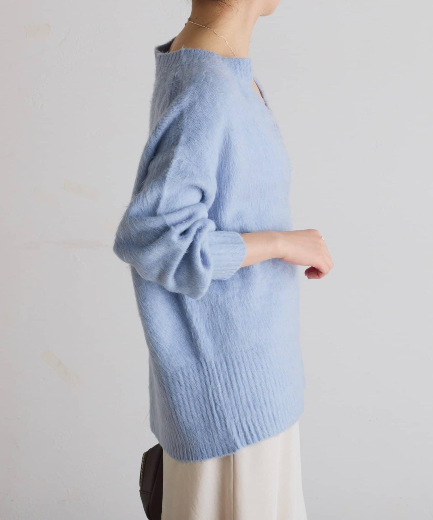 【臀部遮蓋◎】輕盈深V針織衫