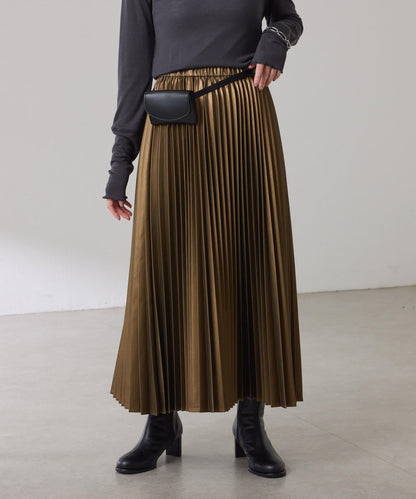 【不顯身材曲線】仿皮百褶裙