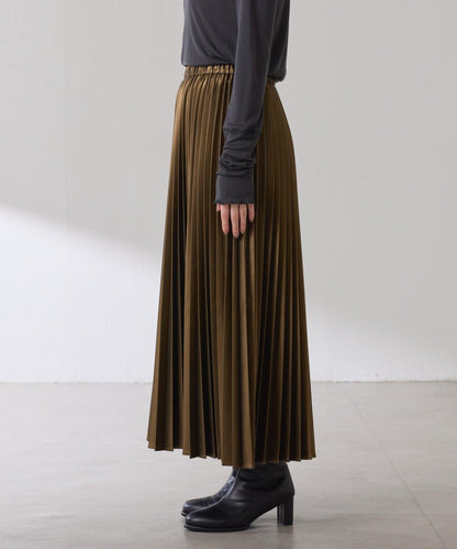 【不顯身材曲線】仿皮百褶裙