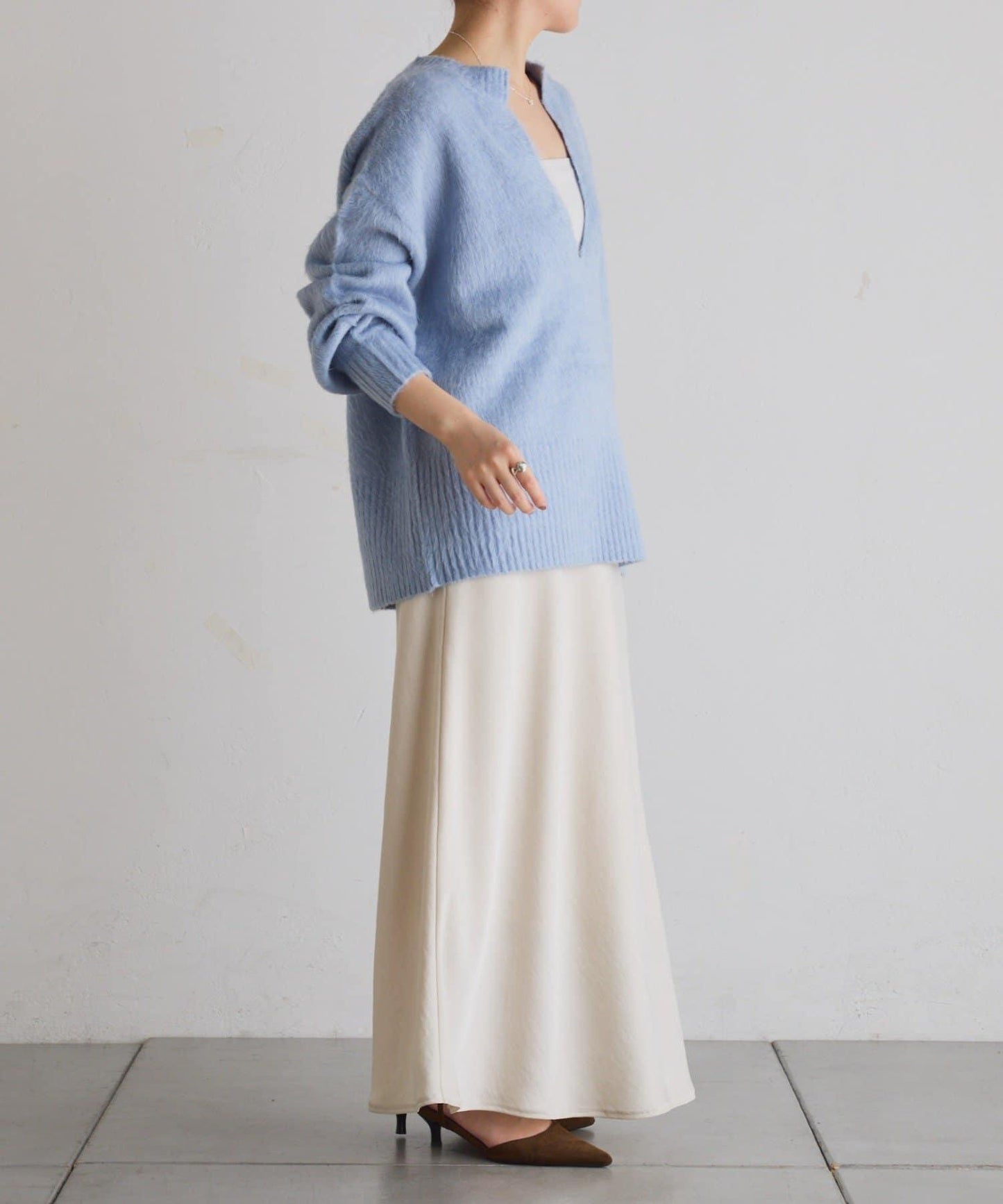 【臀部遮蓋◎】輕盈深V針織衫