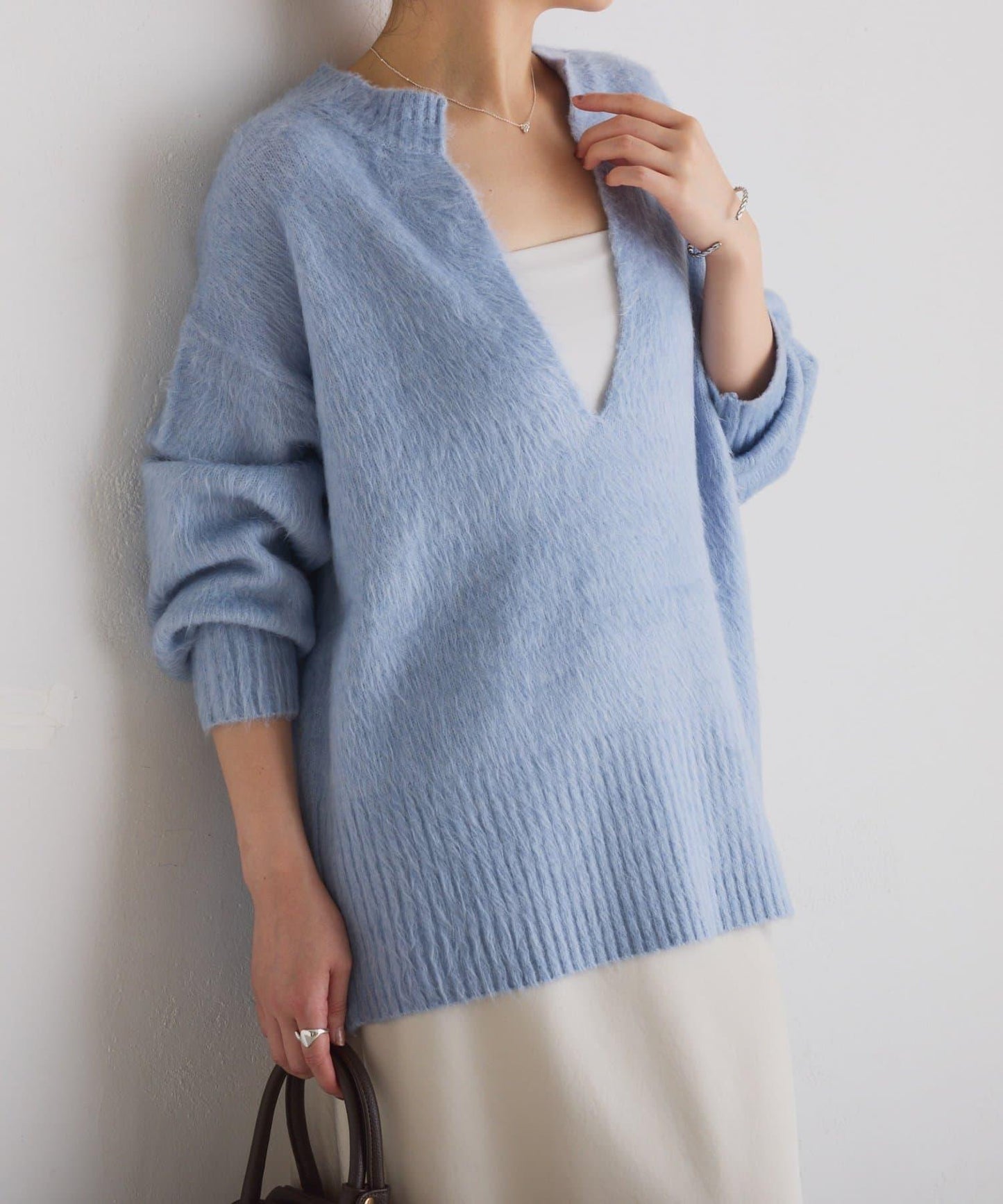 【臀部遮蓋◎】輕盈深V針織衫