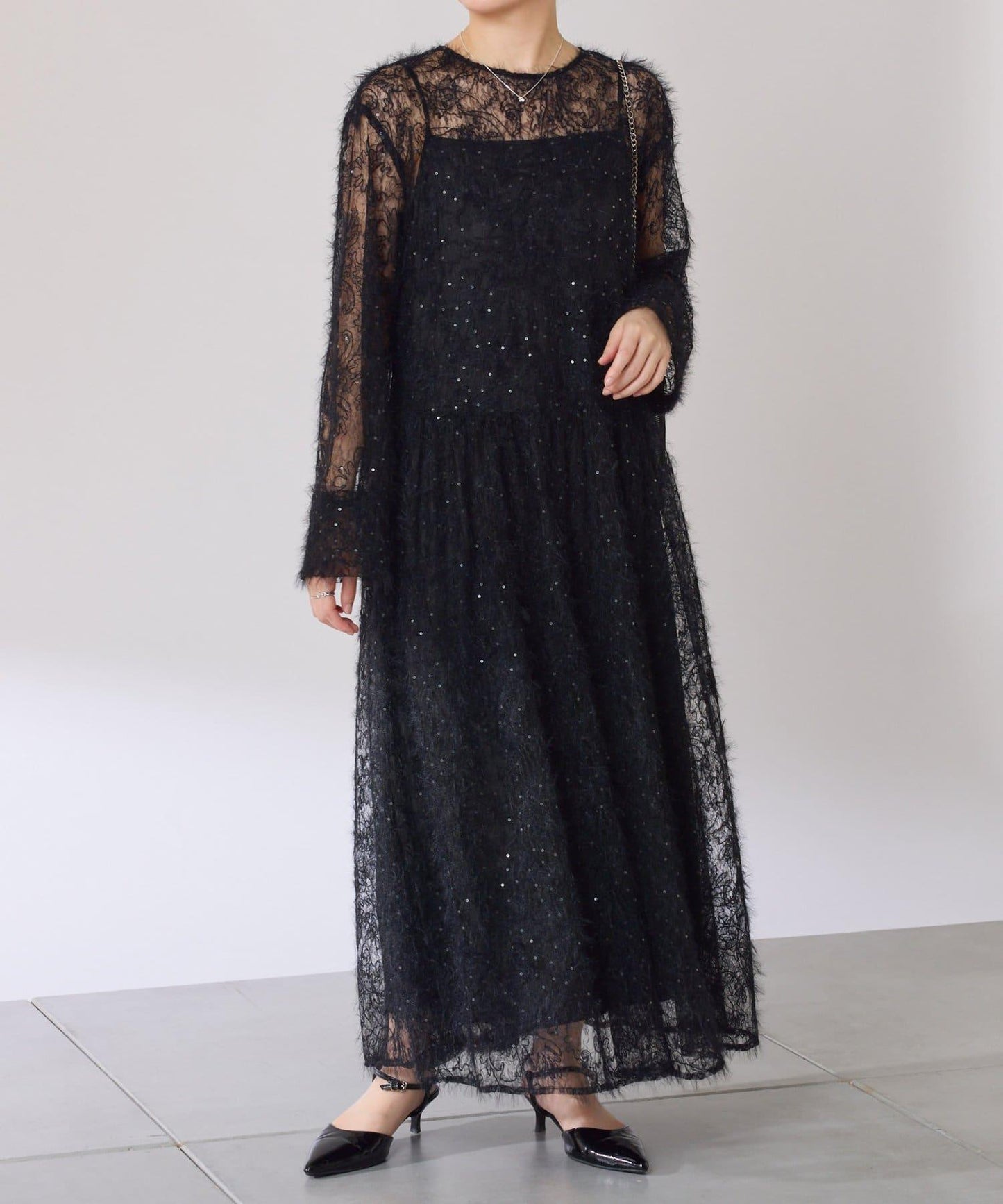 薄紗褶皺連衣裙