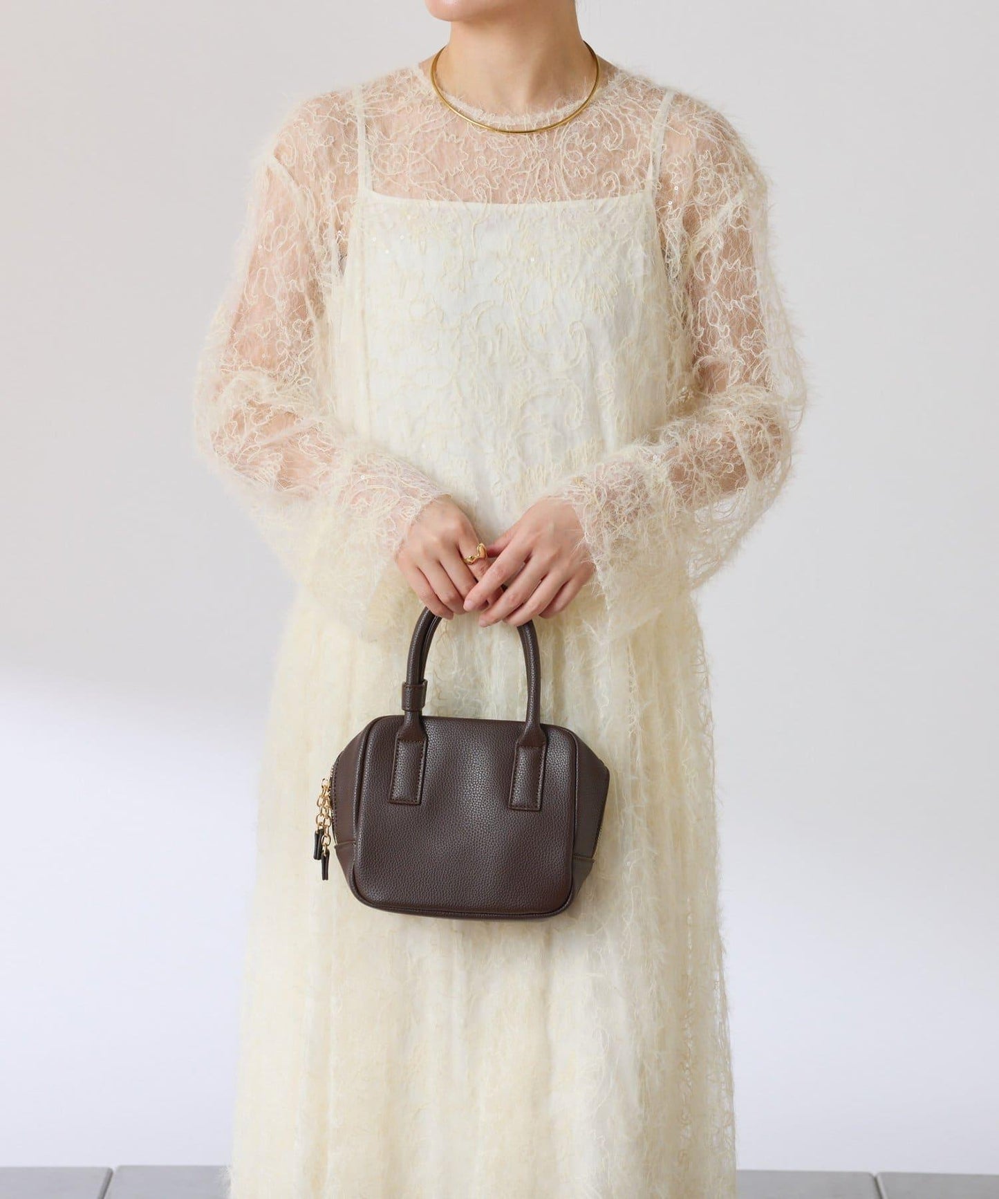 薄紗褶皺連衣裙