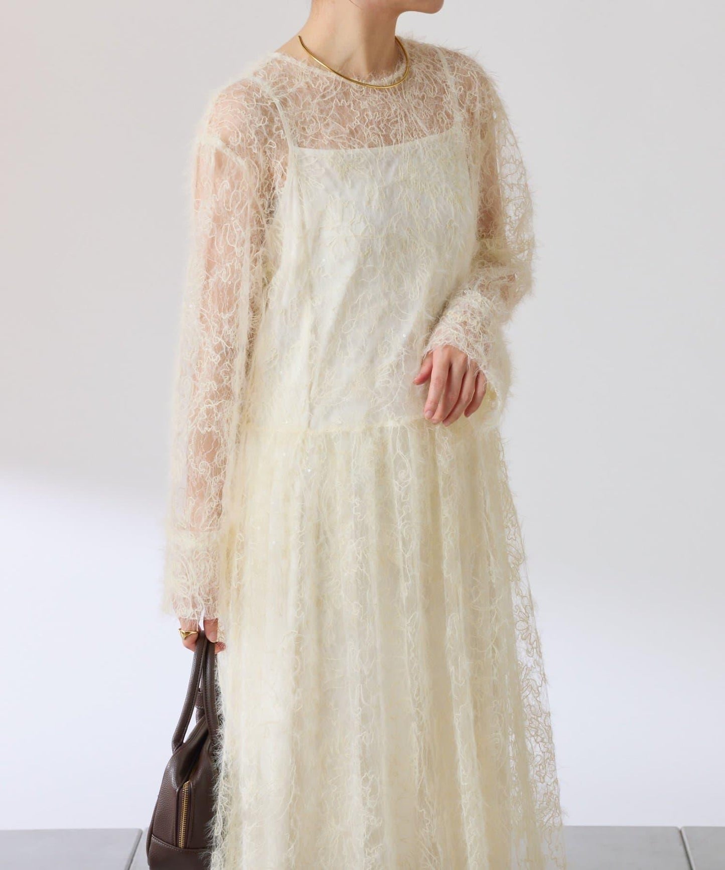 薄紗褶皺連衣裙