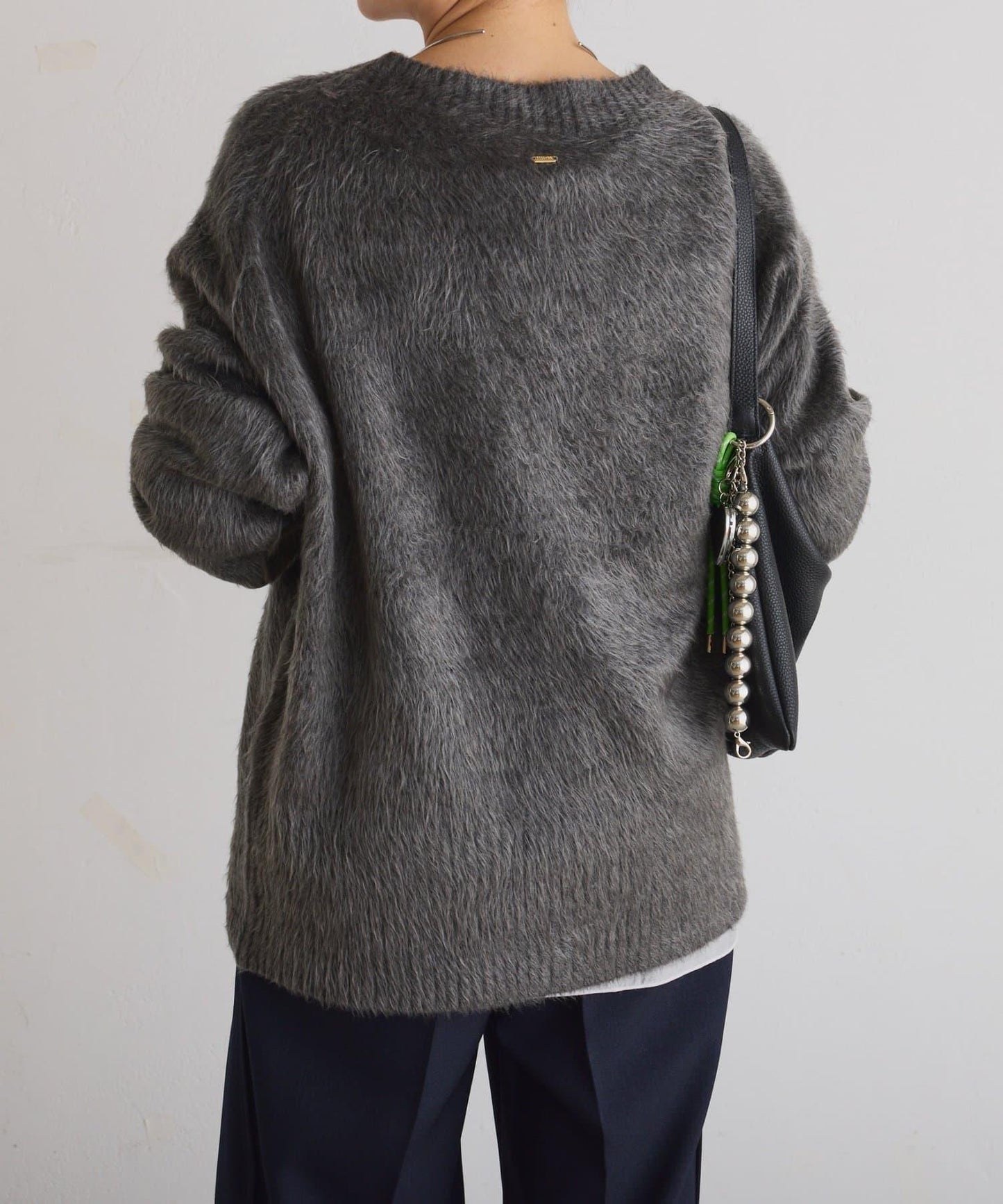 【臀部遮蓋◎】輕盈深V針織衫