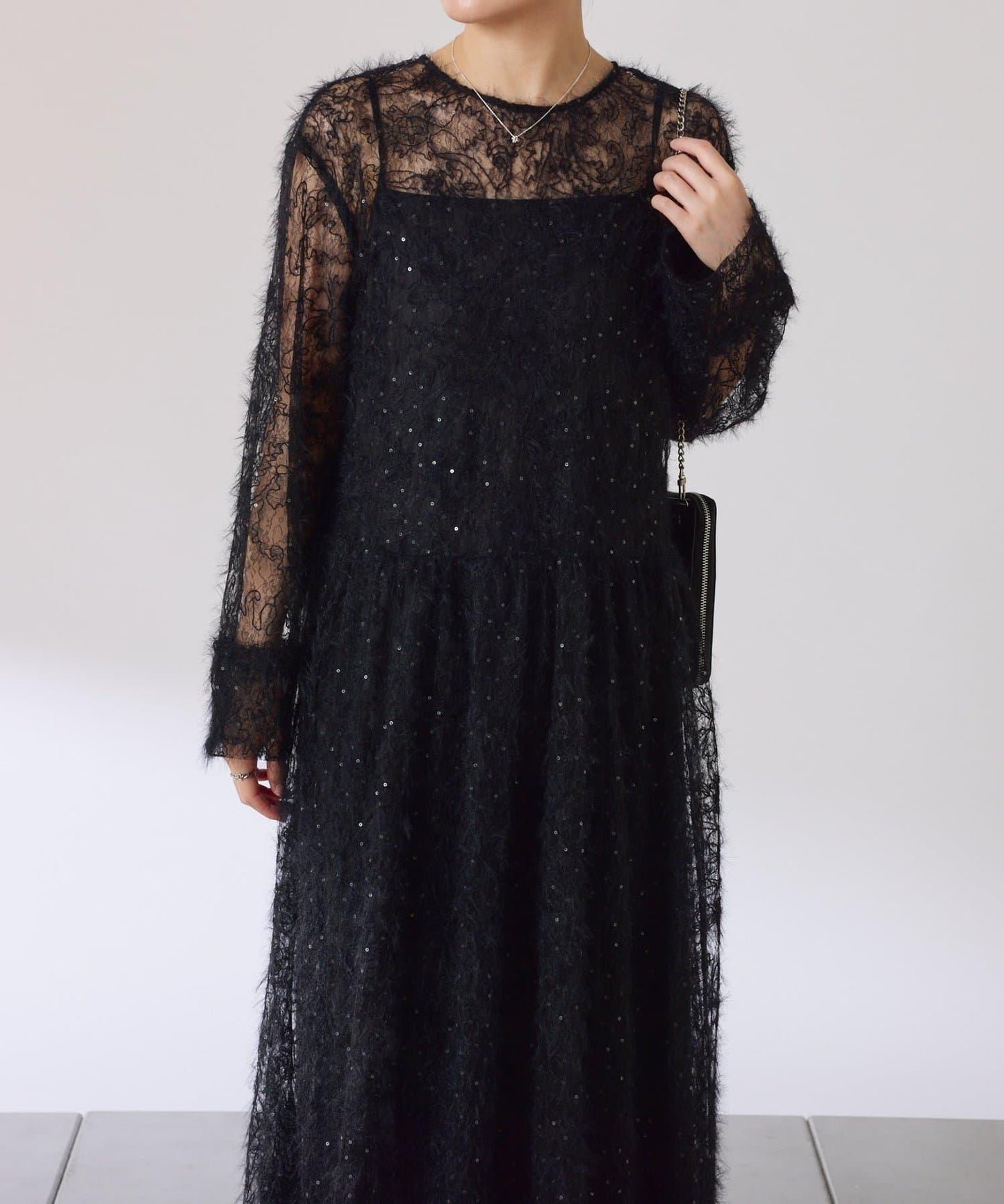 薄紗褶皺連衣裙