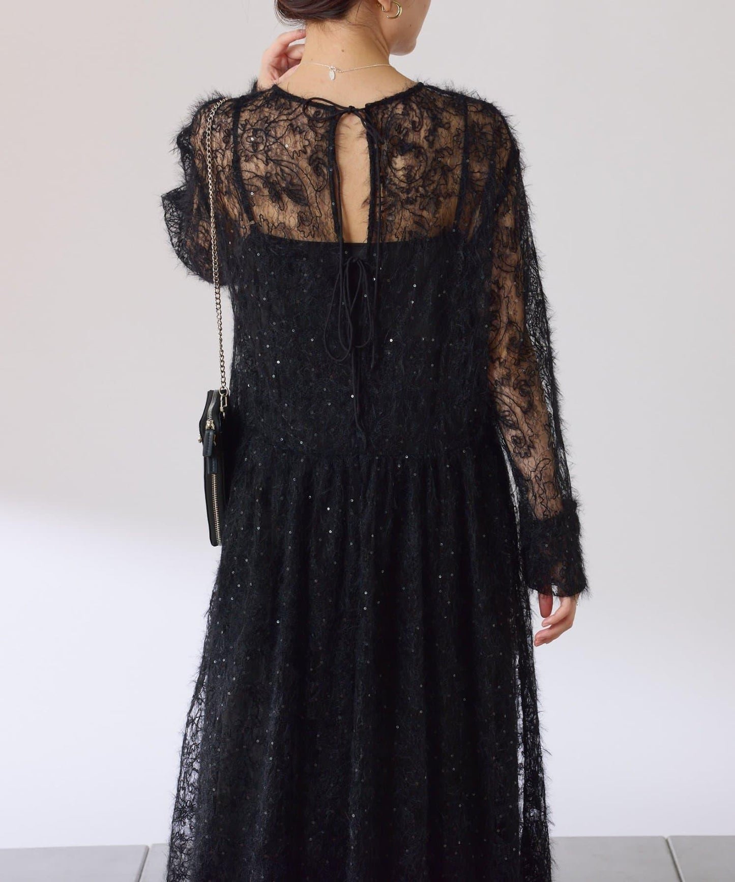 薄紗褶皺連衣裙