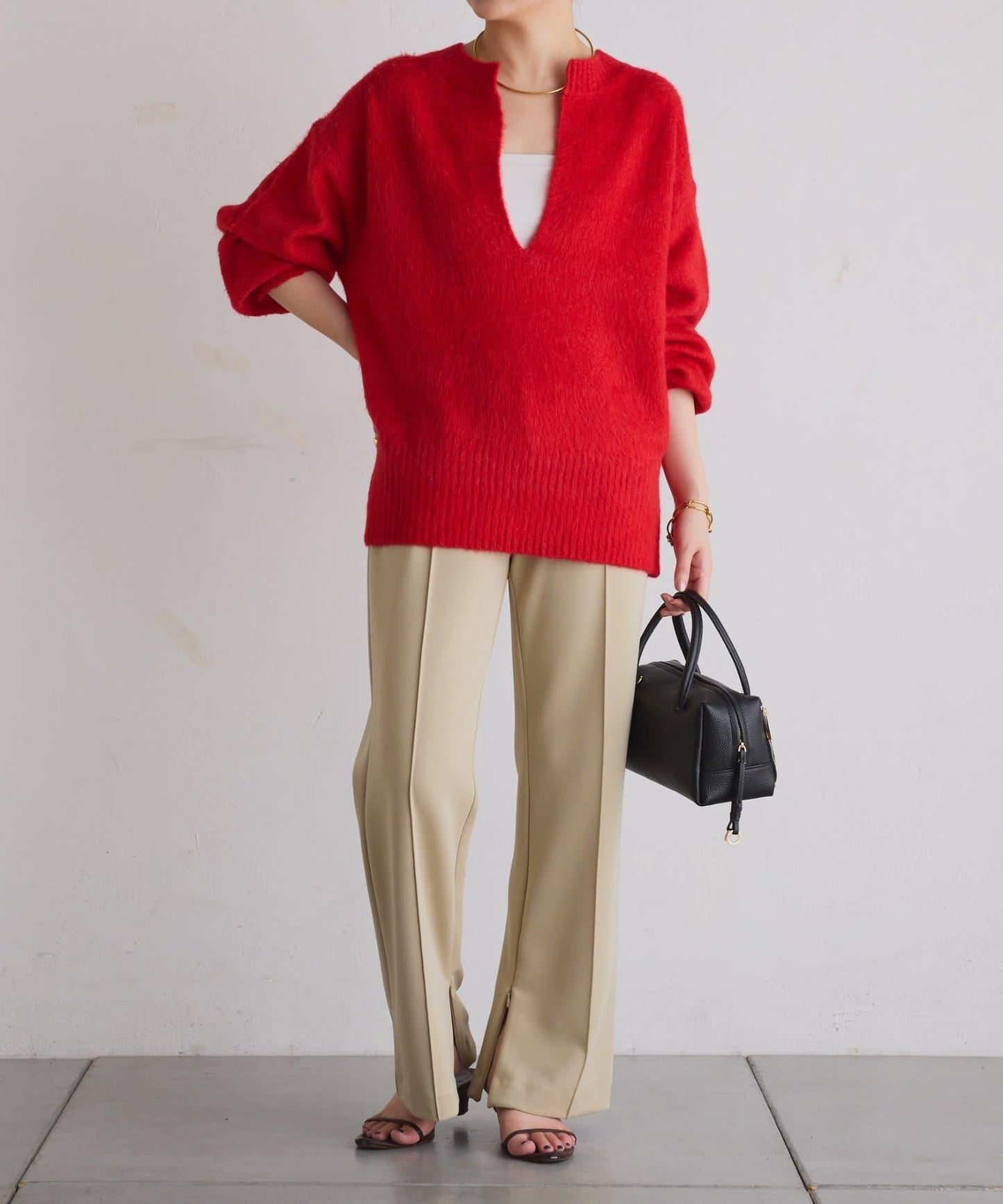 【臀部遮蓋◎】輕盈深V針織衫