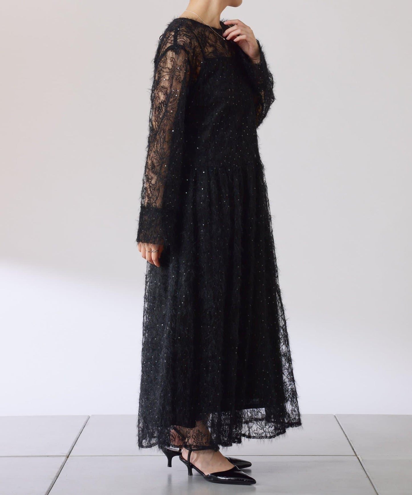 薄紗褶皺連衣裙