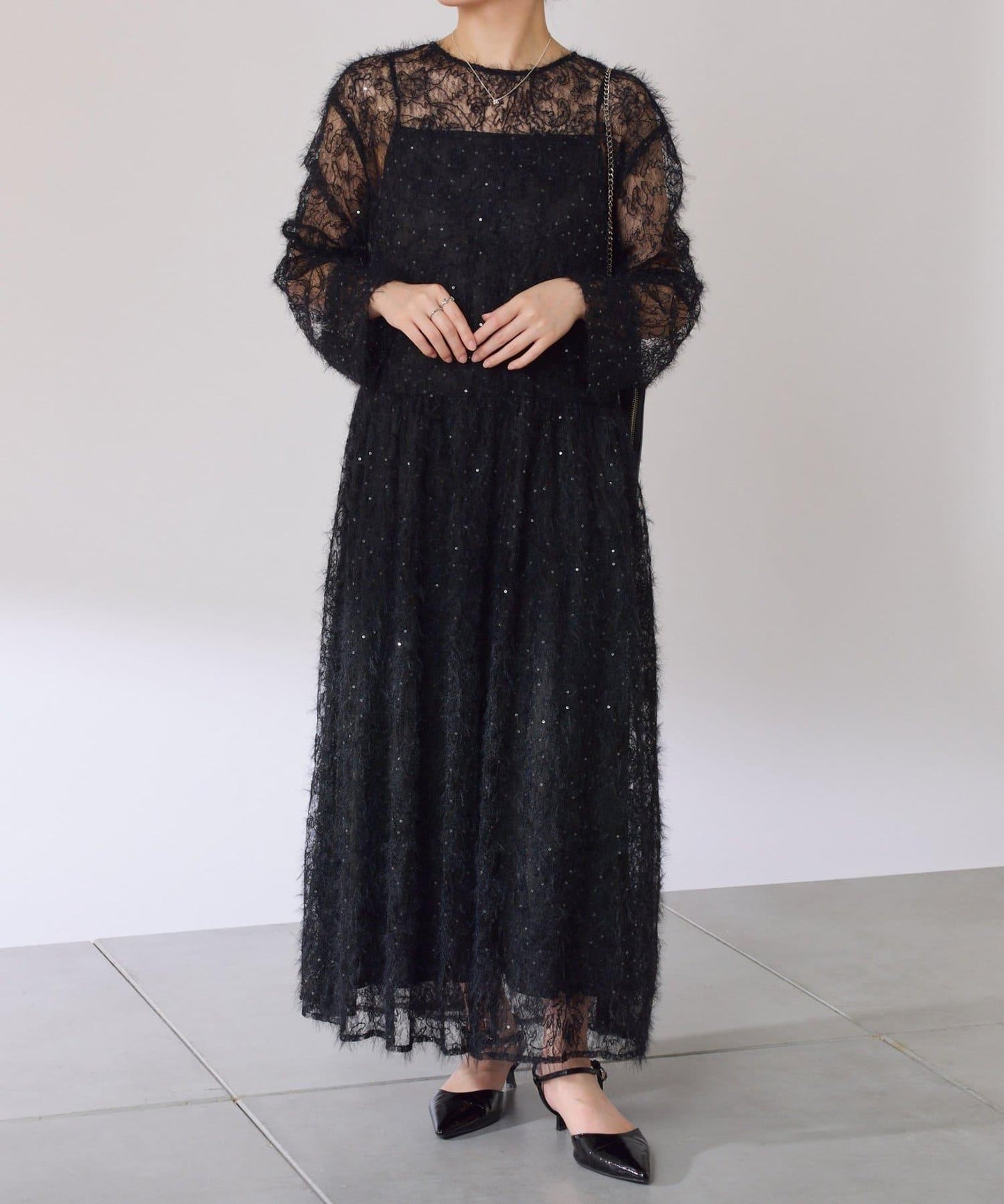 薄紗褶皺連衣裙