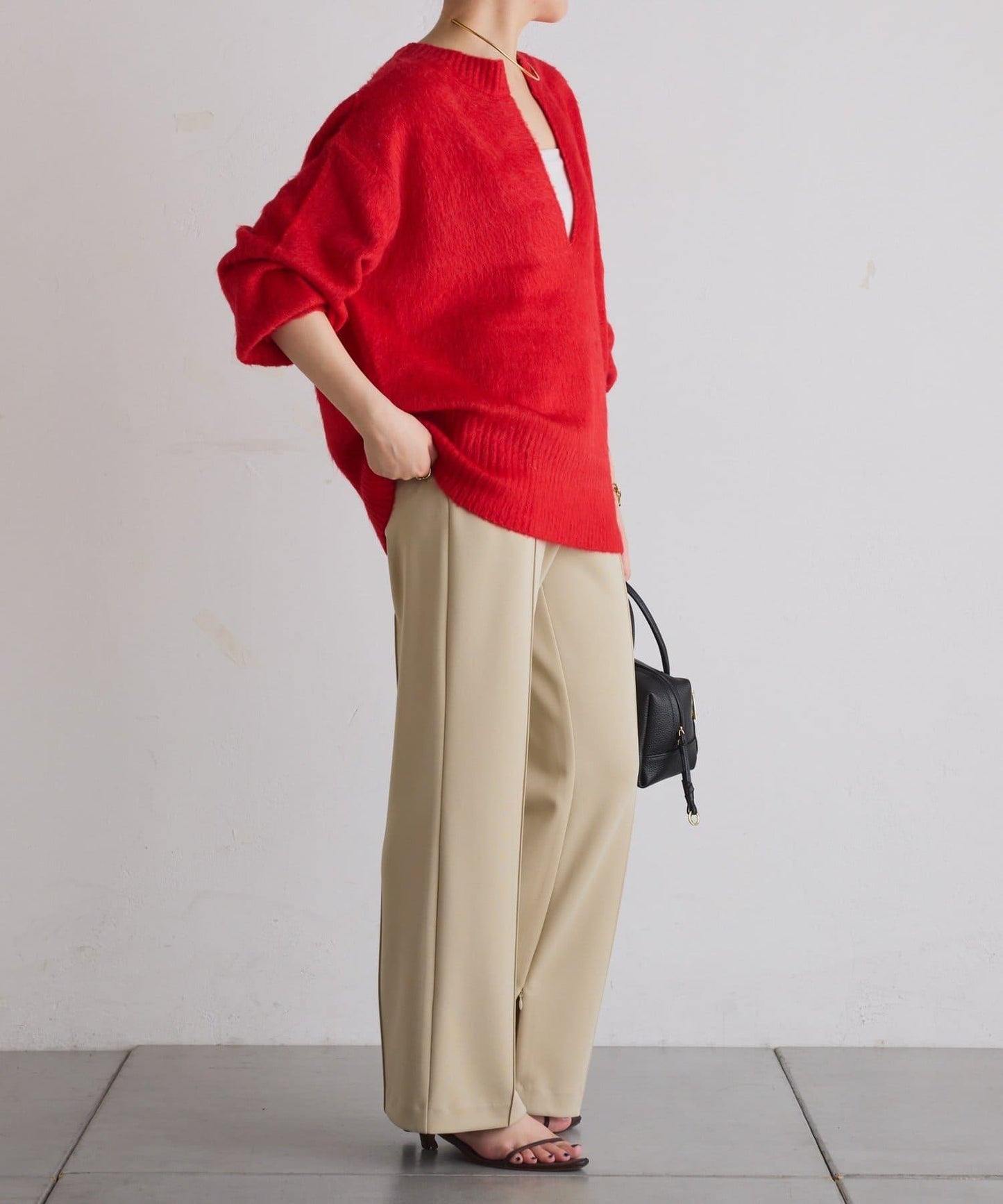 【臀部遮蓋◎】輕盈深V針織衫