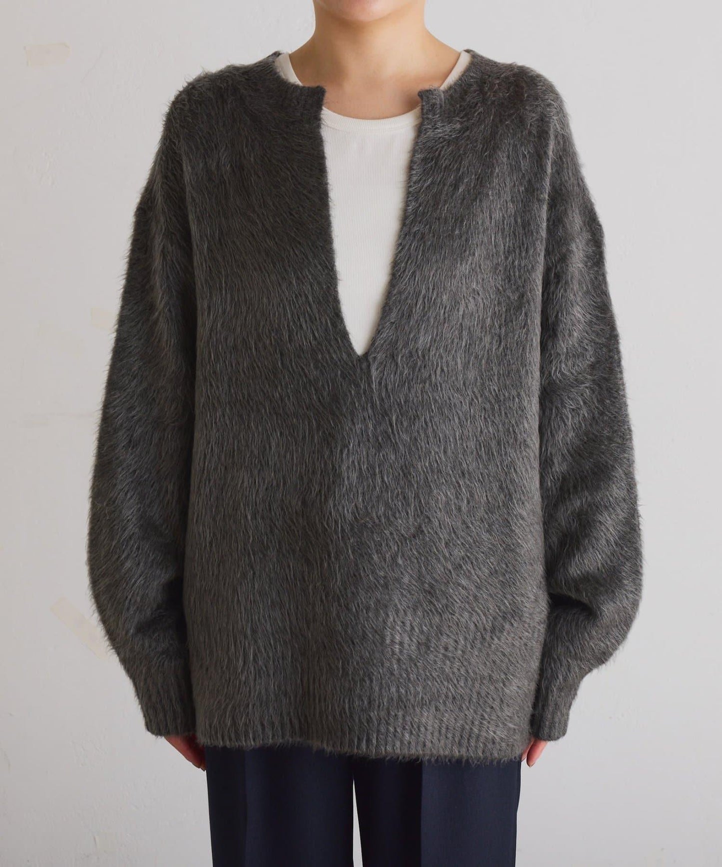 【臀部遮蓋◎】輕盈深V針織衫