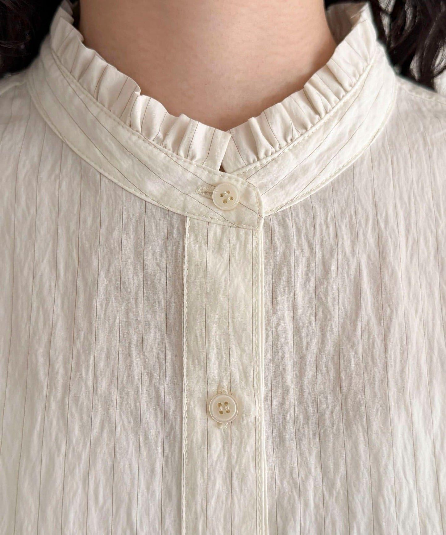 立領荷葉邊襯衫