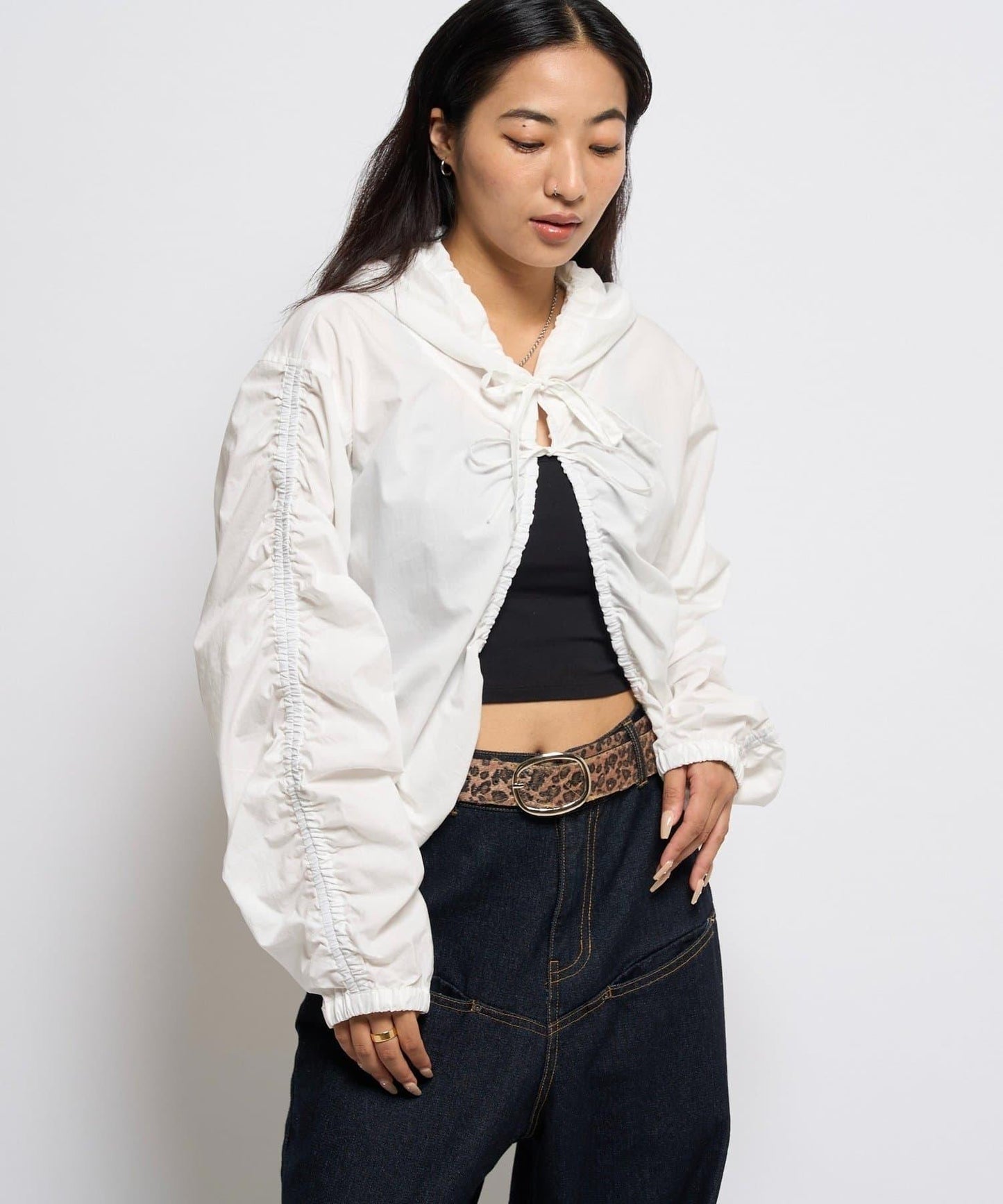 【WHO'S WHO gallery】抽褶連帽襯衫夾克