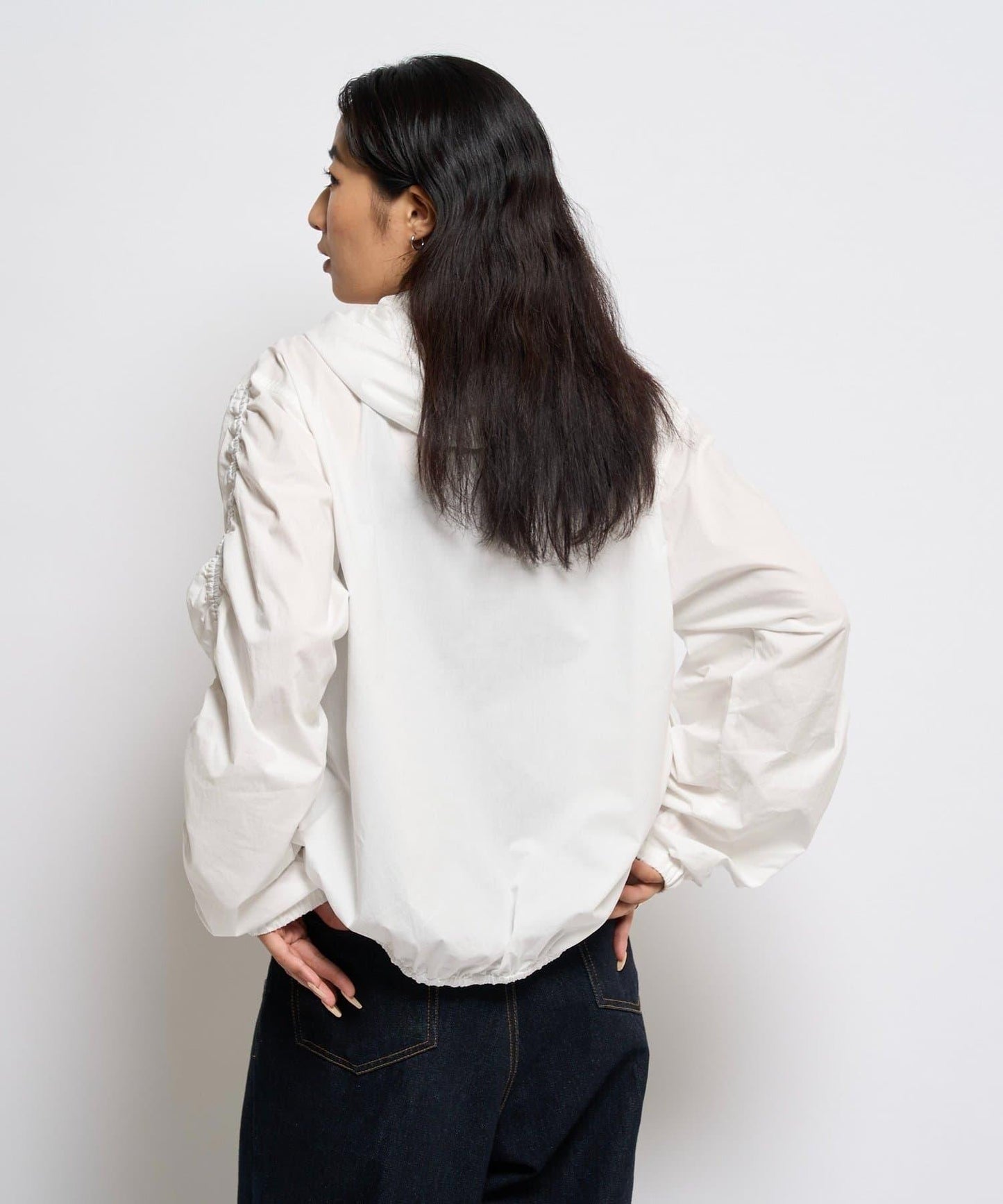 【WHO'S WHO gallery】抽褶連帽襯衫夾克