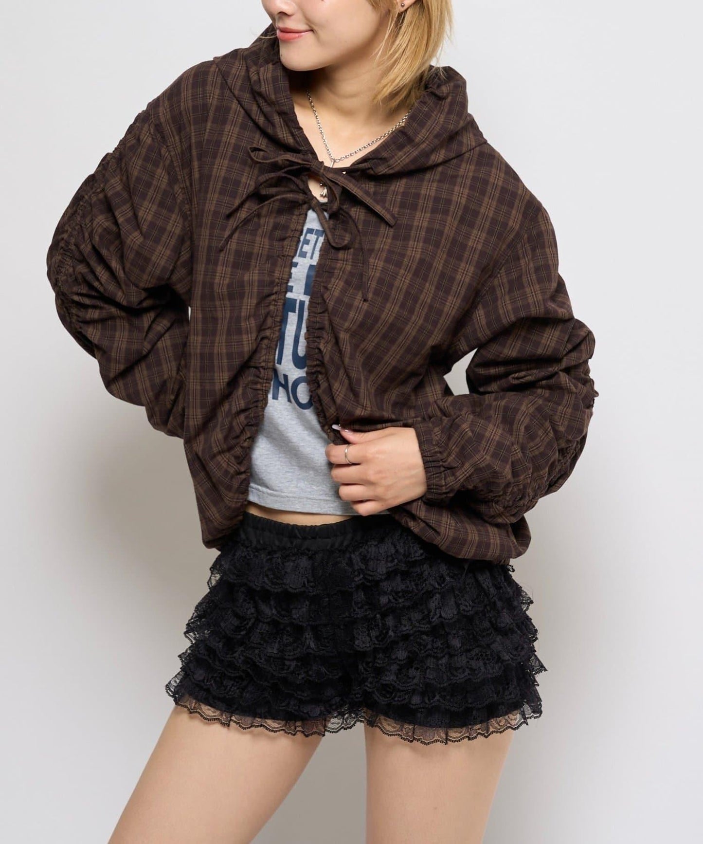 【WHO'S WHO gallery】抽褶連帽襯衫夾克