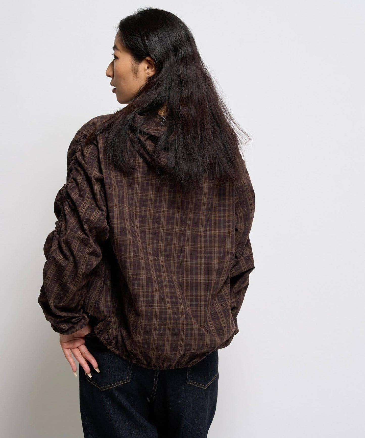 【WHO'S WHO gallery】抽褶連帽襯衫夾克