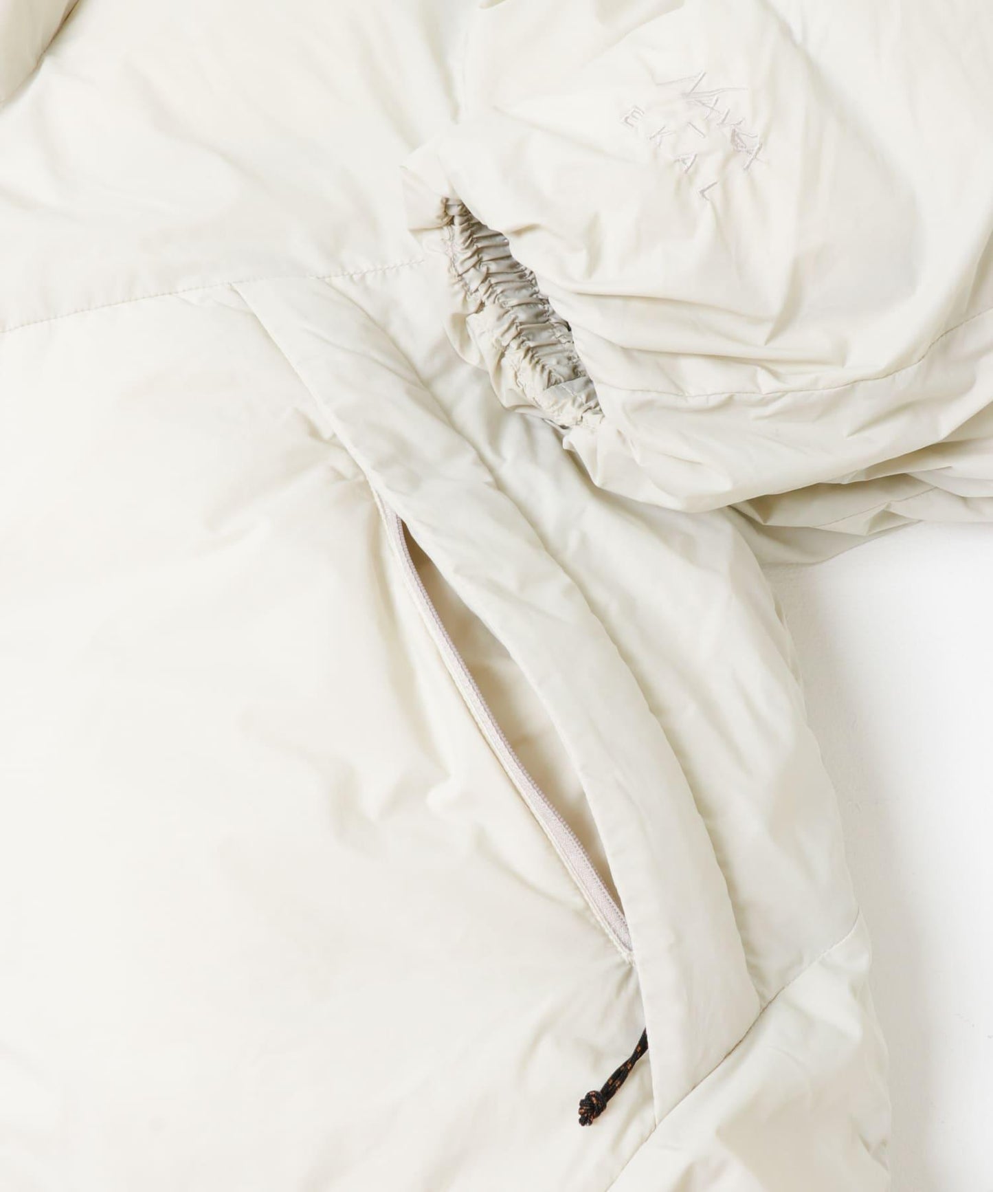 『聯名』NANGA×EKAL 立領羽絨夾克