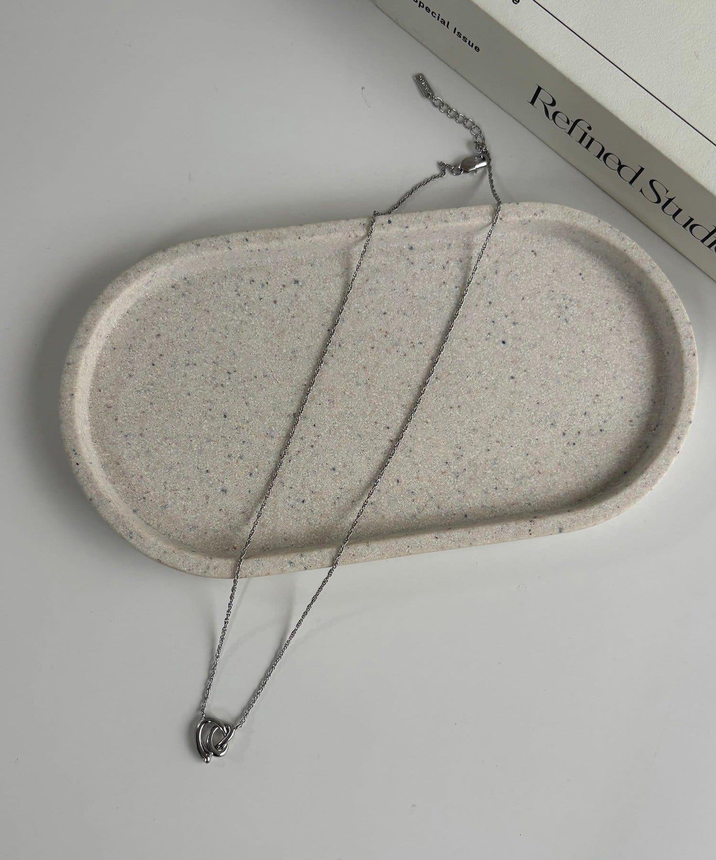 三角蝴蝶結項鍊