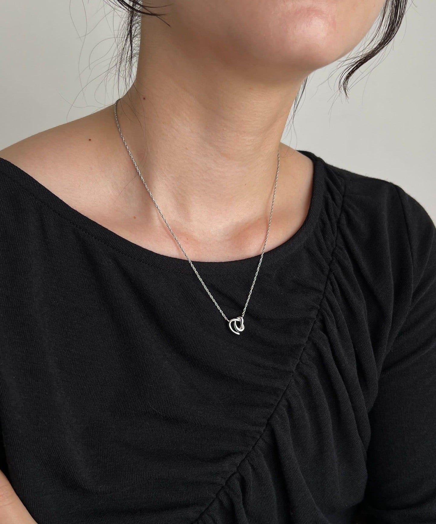 三角蝴蝶結項鍊