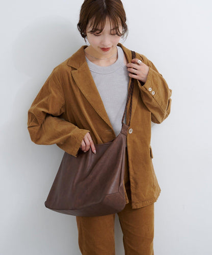 B 不對稱皮革包