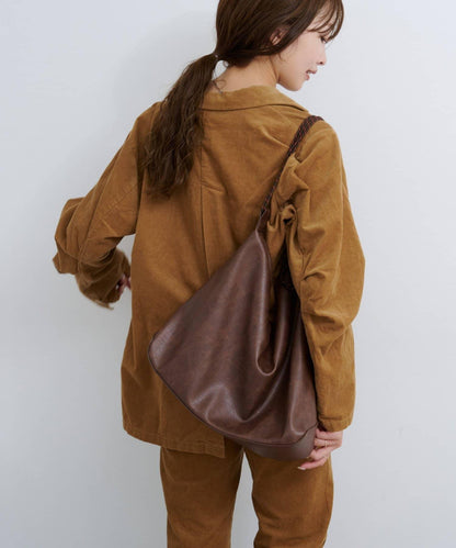 B 不對稱皮革包