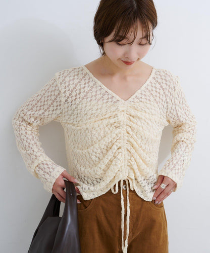 B 褶皺蕾絲拼接上衣