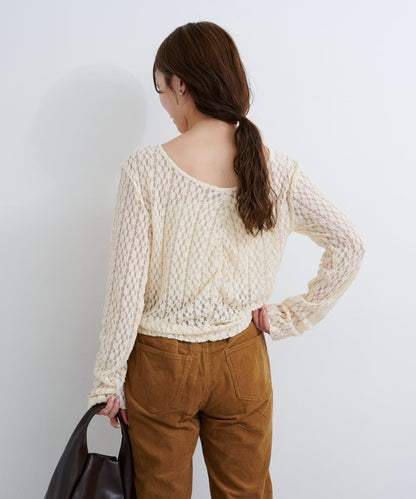 B 褶皺蕾絲拼接上衣