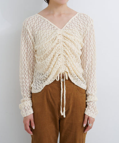 B 褶皺蕾絲拼接上衣