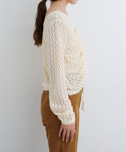 B 褶皺蕾絲拼接上衣