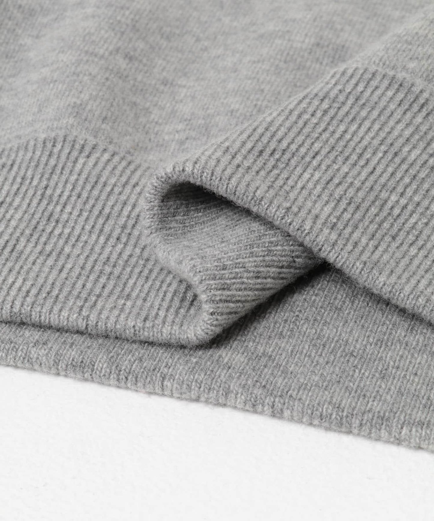 羊毛羊絨V領針織背心