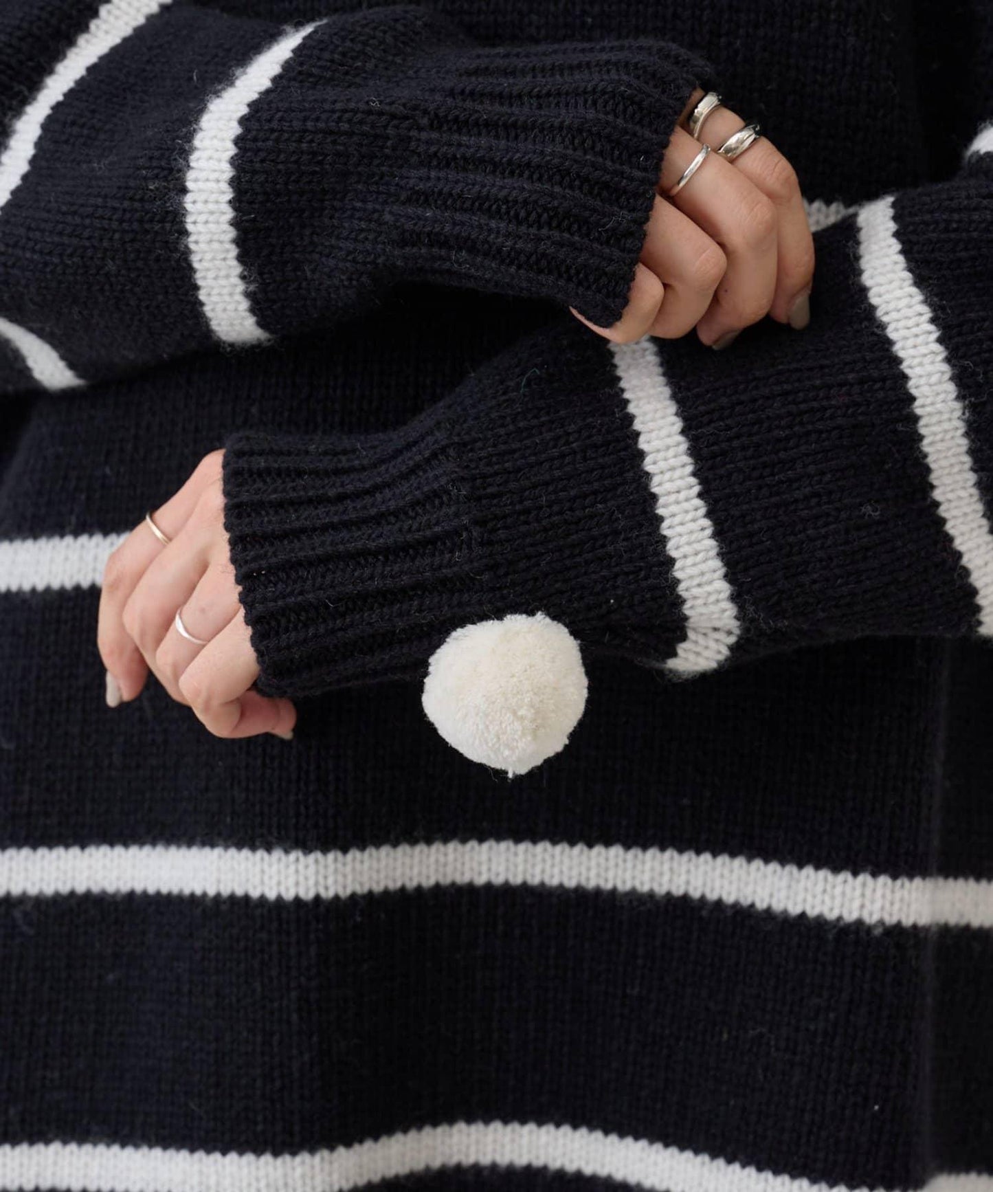 《近日開始》毛球裝飾襪子針織衫