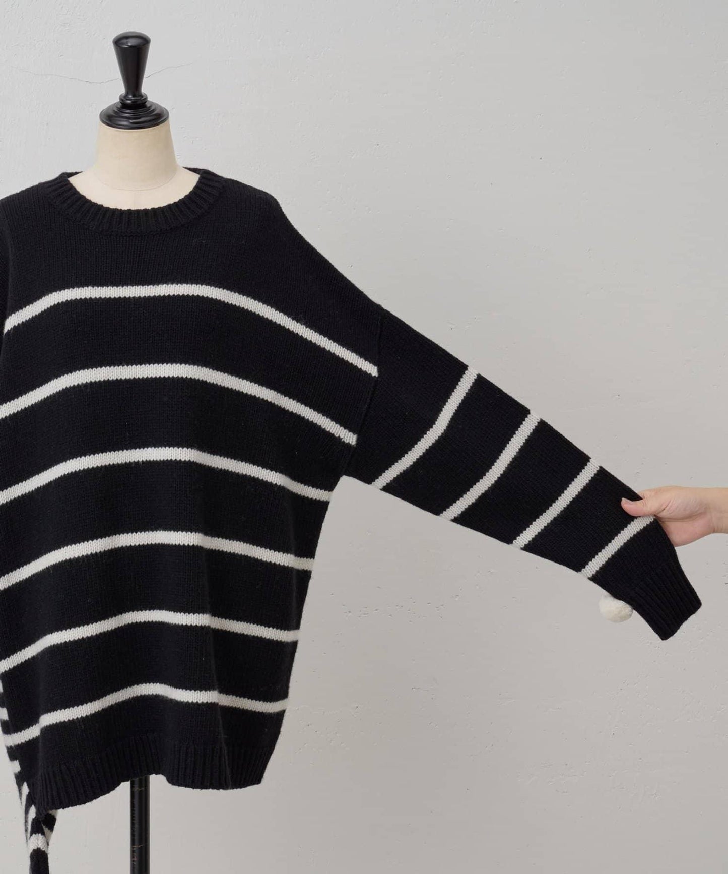 《近日開始》毛球裝飾襪子針織衫