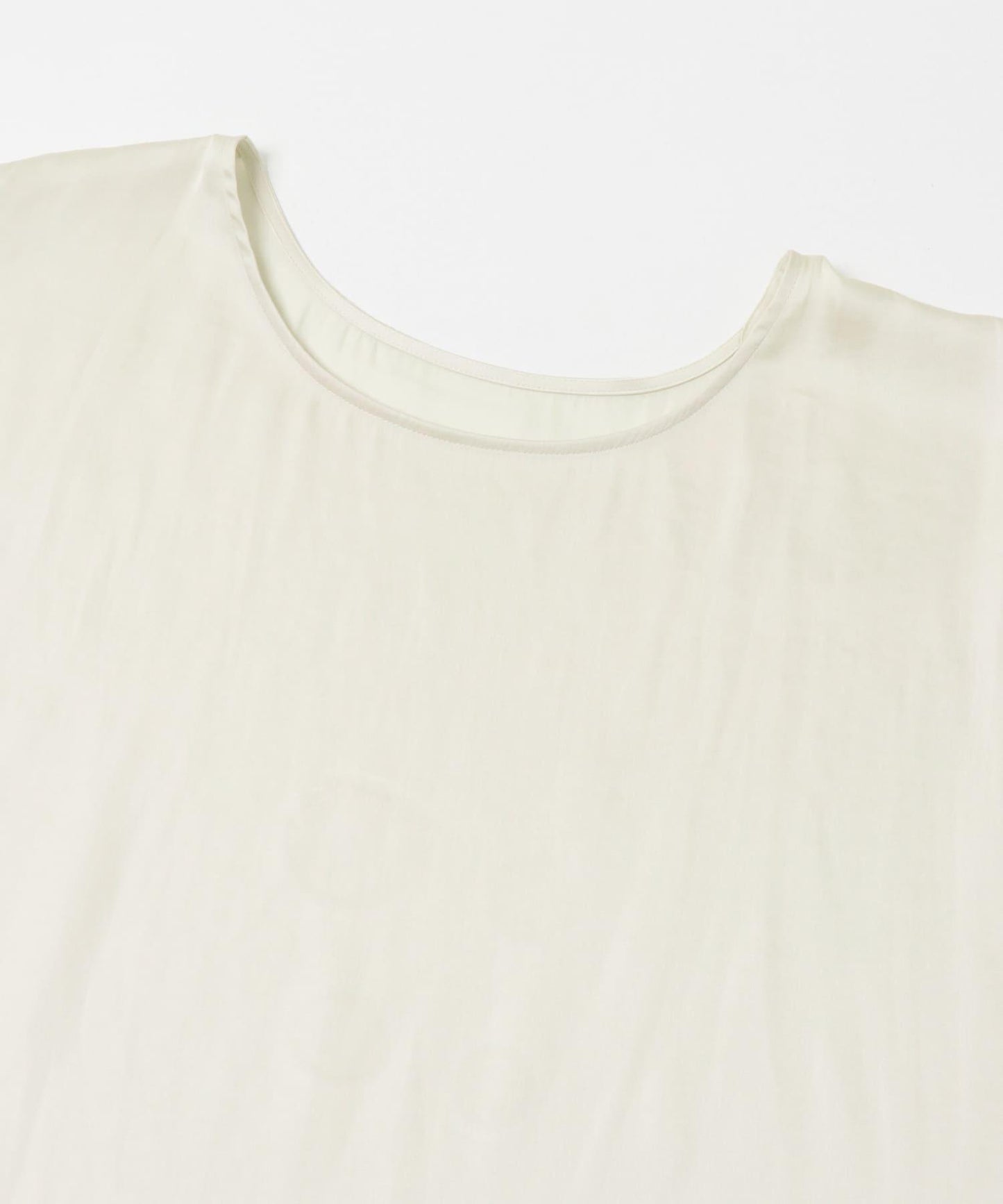 復古緞面T恤襯衫