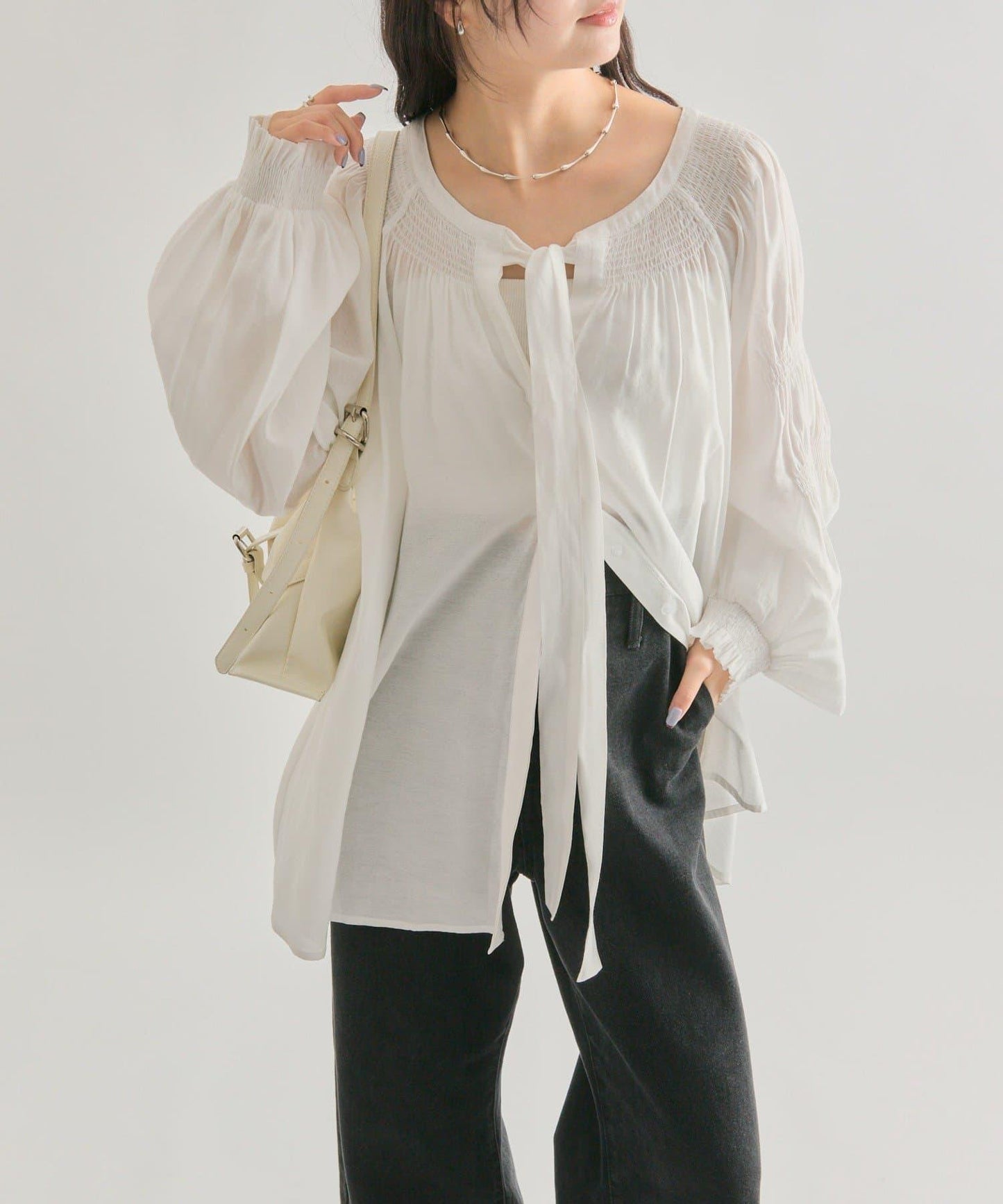 蝴蝶結領繫帶襯衫