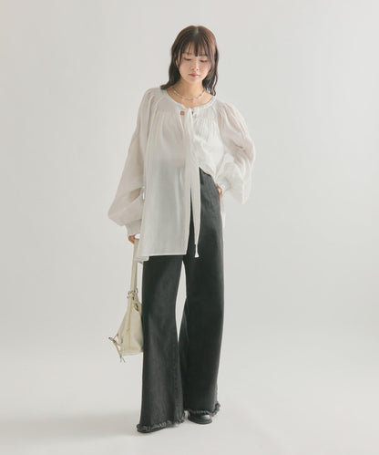 蝴蝶結領繫帶襯衫