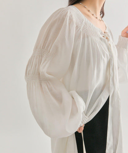 蝴蝶結領繫帶襯衫