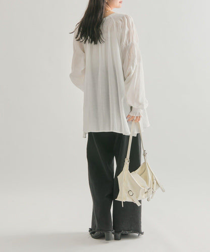 蝴蝶結領繫帶襯衫