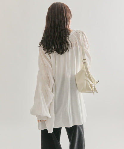 蝴蝶結領繫帶襯衫